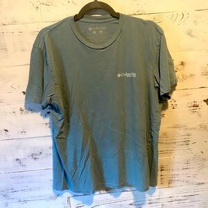 Men’s Columbia PFG Fishing Shirt, Large.